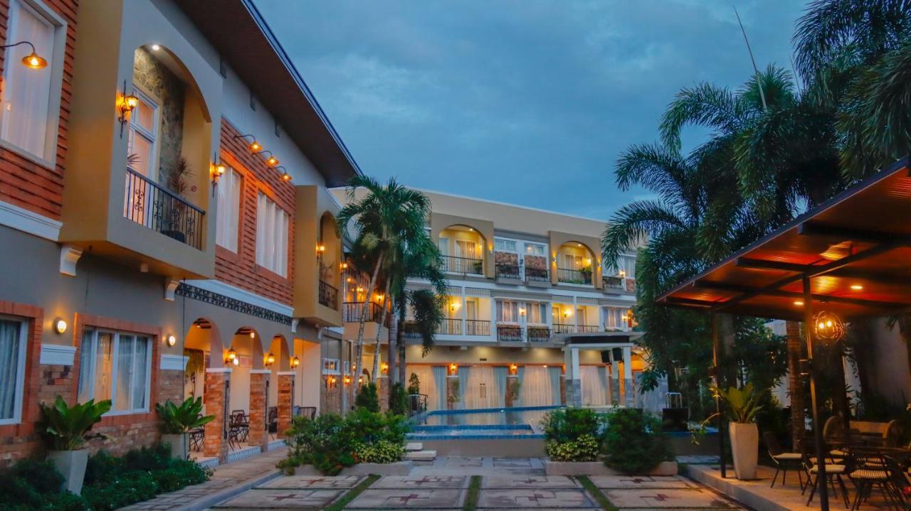 Ragazzi Resort Hotel Naga  Exterior foto